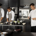 Ristorazione professionale, le attrezzature non sono semplici strumenti di lavoro, ma veri alleati che determinano qualità, velocità e coerenza nei risultati.
